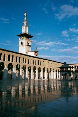 La mosque des Omeyyades, lun des plus anciens sanctuaires du Proche-Orient, commmore la dynastie qui rgna  Damas de 660  750 aprsJ.-C.