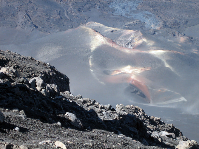 Cratre secondaire du Pico, form par lruption de 1995.