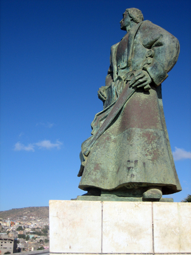  Praia, statue de Diogo Alonso qui, en 1460, dcouvrit larchipel du Cap-Vert (Santiago).