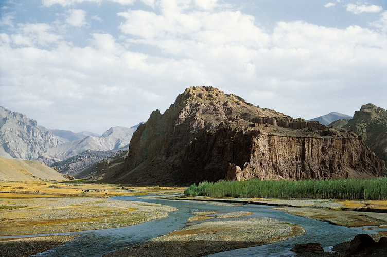 Devant la forteresse de Shar-e-Zohak, qui commande lentre  Bamiyan, fut tu en 1221 le petit-fils de Genghis Khan: fou de chagrin, le Mongol rasa la valle.