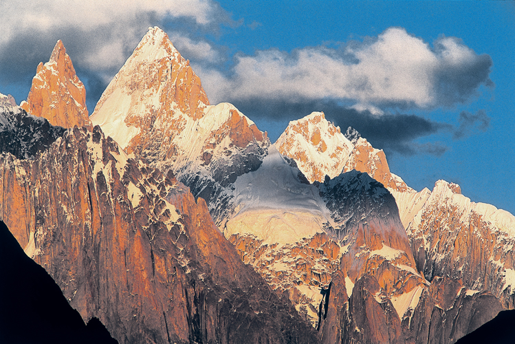 Les sommets méconnus du K6 (7 281 m) et K7 (6 934 m), au-dessus de la vallée d’Ushee, attendent les grimpeurs de très haut niveau.