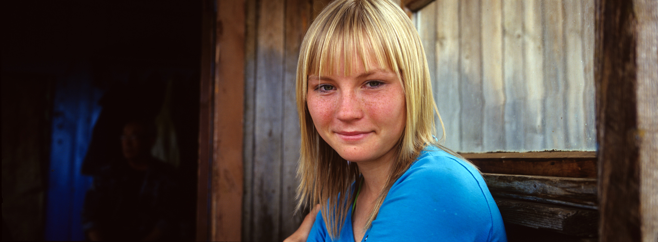 Nastia, 16ans, en vacances sur les bords du lac Bakal dans la station mtorologique de Solnitchnaa o est employ son grand-pre Anatoli.